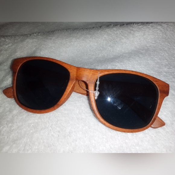 NEW sunglasses - Picture 1 of 4